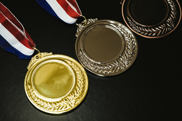 medal1666_TP_V.jpg