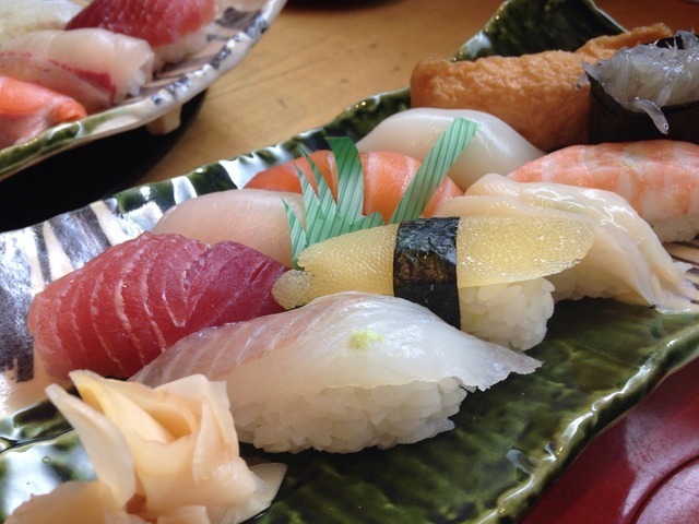 sushi-975075_1920.jpg